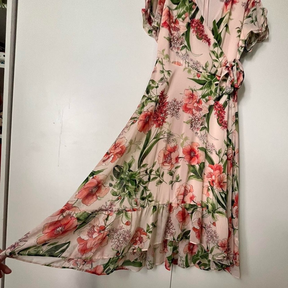 Karl Lagerfeld Floral Wrap Dress 🌸 - Picture 5 of 8